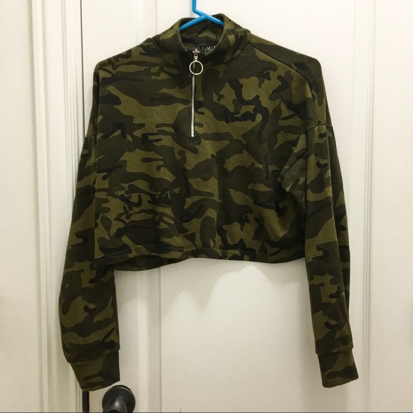 Timing Camo Cropped Sweatshirt - Picture 1 of 6